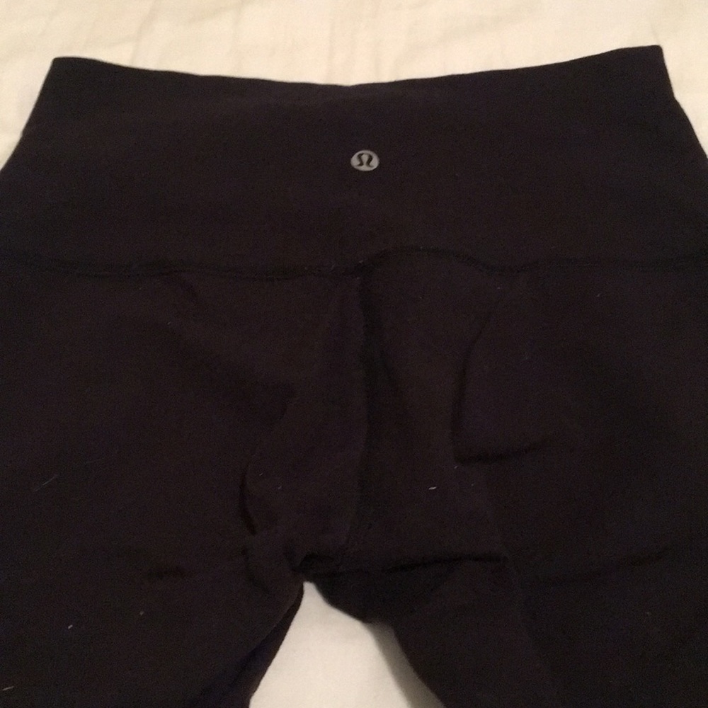 Black Lululemon leggings
